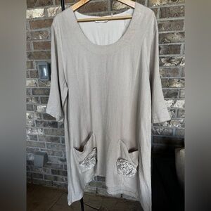 Soft Surroundings Beige Tunic Linen Blend Roll Tab 3/4
Sleeves Pocket Size XL